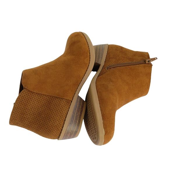 Cat and Jack  Ankle Boots  Big Girl Shoe 5 - Picture 1 of 5